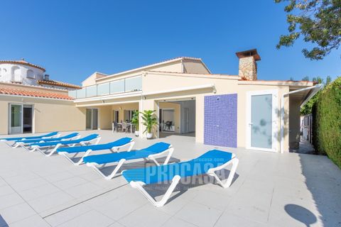 Villa i Empuriabrava, Gerona, Empuriabrava - € 1.990.000 | Ref: 1880 - foto 7