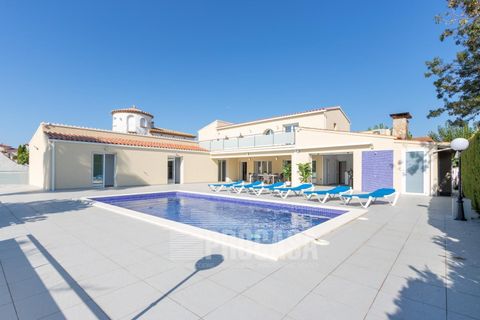 Villa i Empuriabrava, Gerona, Empuriabrava - € 1.990.000 | Ref: 1880 - foto 1