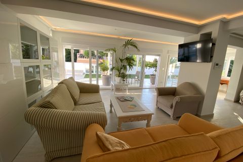 Villa a Marbella, Malaga, Marbella - € 999.950 | Ref: APIA-ROVM-921 - foto 14