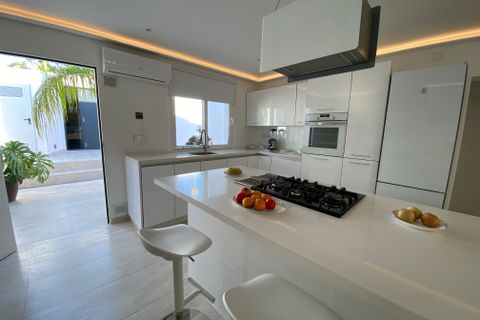 Villa a Marbella, Malaga, Marbella - € 999.950 | Ref: APIA-ROVM-921 - foto 10