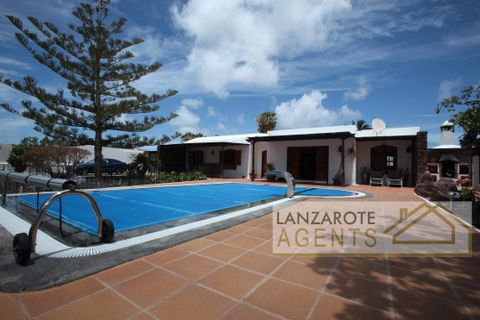 Villa i Playa Blanca (Yaiza), Lanzarote - foto 1