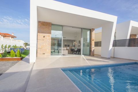 Villa a Torrevieja, Alicante, Torrevieja - € 699.000 | Ref: ks3060 - foto 2