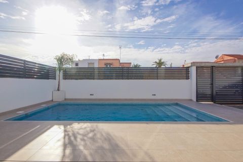 Villa a Torrevieja, Alicante, Torrevieja - € 699.000 | Ref: ks3060 - foto 3