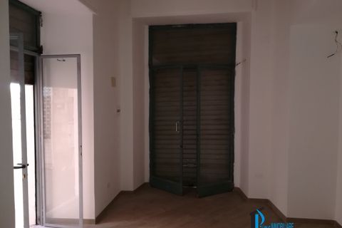 L'establiment comercial a Terni, Terni, Terni - € 650/mes | Ref: TUV-579 - foto 2