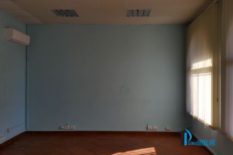 L'establiment comercial a Terni, Terni, Terni - € 550/mes | Ref: HCN-1420 - foto 3