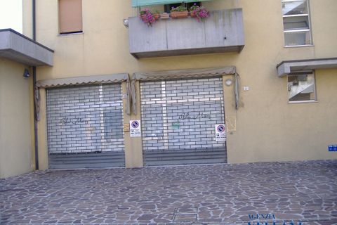 Erhvervsejendom i Carpi, Modena, Carpi - € 100.000 | Ref: CAH-9 - foto 2