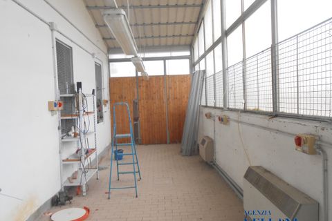 L'establiment comercial a Carpi, Modena, Carpi - € 1.500/mes | Ref: DVH-578 - foto 5