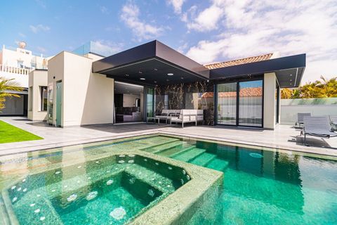 Villa a Torviscas, Tenerife, Torviscas - € 2.000.000 | Ref: CHA0056 - foto 3