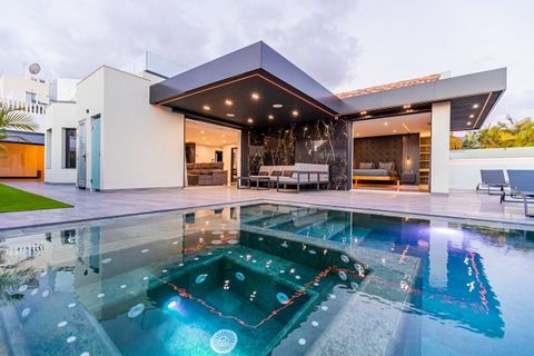 Villa a Torviscas, Tenerife, Torviscas - € 2.000.000 | Ref: CHA0056 - foto 6