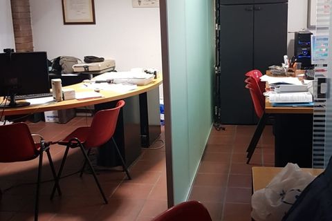 Erhvervsejendom i Carpi, Modena, Carpi - € 90.000 | Ref: LOC-803 - foto 1
