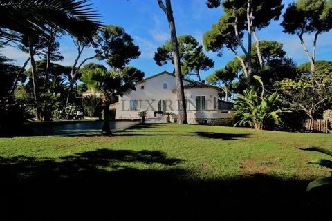 Villa i Antibes, Alpes-Maritimes, Antibes - € 3.800.000 | Ref: 7117953 - foto 1