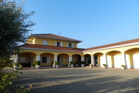 Villa i Govone, Cuneo, Govone - € 620.000 | Ref: 221 - foto 2