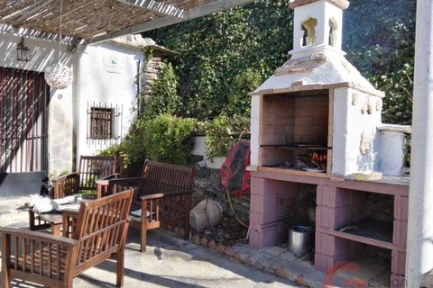 Villa a Orgiva, Granada, Orgiva - € 450.000 | Ref: J624 - foto 2