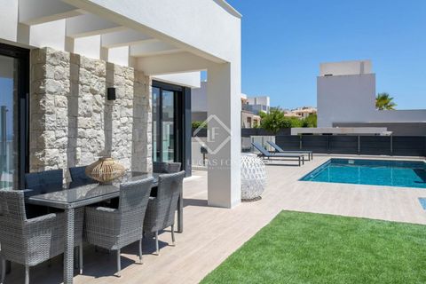 Villa i Finestrat, Alicante, Finestrat - € 799.000 | Ref: ALT36374 - foto 20