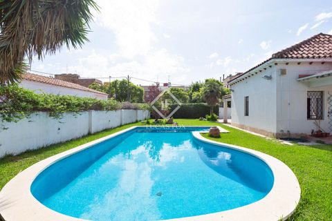 Villa a Castelldefels, Barcelona, Castelldefels - € 1.297.000 | Ref: GAV36708 - foto 2