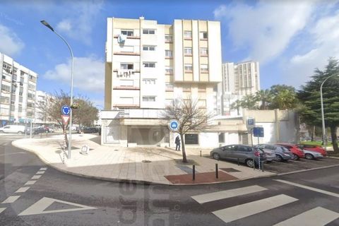 Erhvervsejendom i Alges, Lisbon, Alges - € 3.900.000 | Ref: LOC_3771 - foto 1