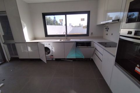 Byhus i Corroios, Setubal, Corroios - € 745.000 | Ref: 1172 - foto 3