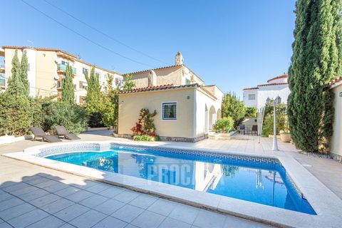 Villa a Empuriabrava, Gerona, Empuriabrava - € 430.000 | Ref: 2492 - foto 6