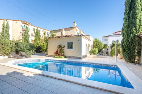 Villa a Empuriabrava, Gerona, Empuriabrava - € 430.000 | Ref: 2492 - foto 41