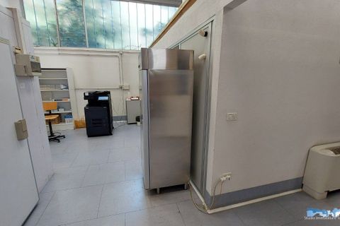L'establiment comercial a Lessolo, Turin, Lessolo - € 2.400/mes | Ref: 2020 - foto 13