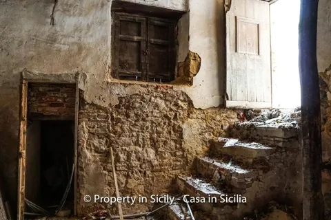 Landejendom i Pollina, Palermo, Pollina - € 30.000 | Ref: Palazzo San Giuliano - foto 4