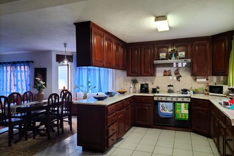 Byhus i Horta, Faial, Horta - € 265.000 | Ref: 969 - foto 12