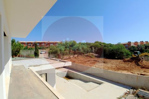 Villa i Carvoeiro, Faro, Carvoeiro - € 1.500.000 | Ref: V4-220927 - foto 17