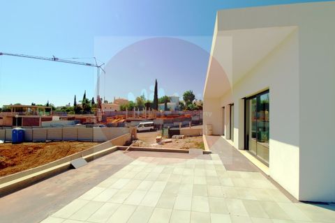 Villa i Carvoeiro, Faro, Carvoeiro - € 1.500.000 | Ref: V4-220927 - foto 18