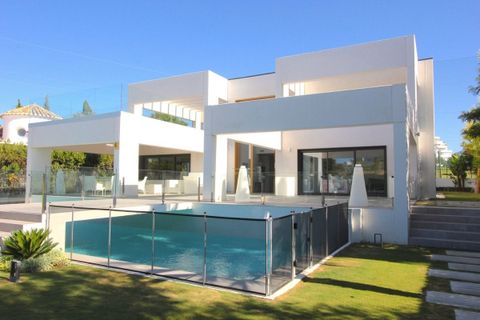 Villa i Marbella, Malaga, Marbella - € 2.750.000 | Ref: MA-MB-R300123S/7965 - foto 1