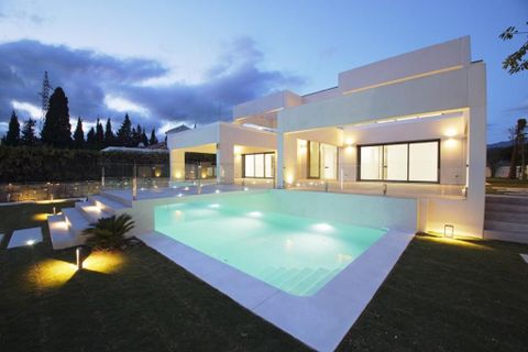 Villa i Marbella, Malaga, Marbella - € 2.750.000 | Ref: MA-MB-R300123S/7965 - foto 2