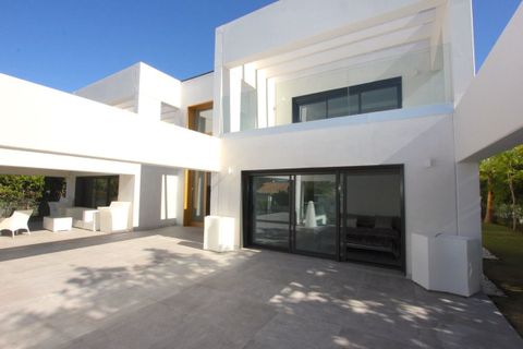 Villa i Marbella, Malaga, Marbella - € 2.750.000 | Ref: MA-MB-R300123S/7965 - foto 25