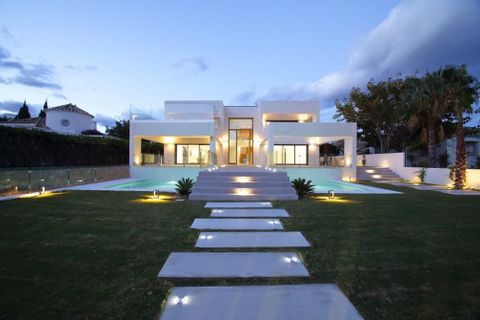 Villa i Marbella, Malaga, Marbella - € 2.750.000 | Ref: MA-MB-R300123S/7965 - foto 42