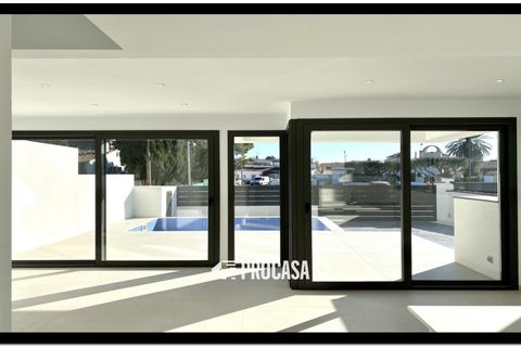 Villa i Empuriabrava, Gerona, Empuriabrava - € 659.000 | Ref: 2597 - foto 48