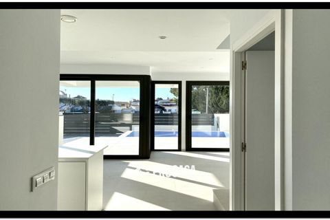 Villa i Empuriabrava, Gerona, Empuriabrava - € 659.000 | Ref: 2598 - foto 18