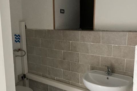 L'establiment comercial a Carpi, Modena, Carpi - € 400/mes | Ref: CUG-854 - foto 2