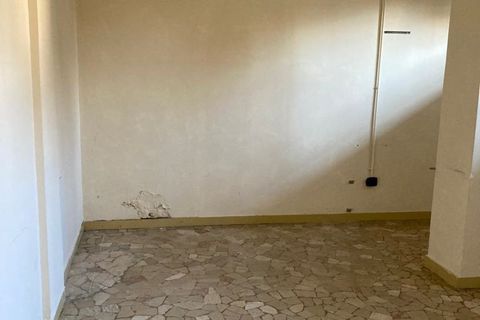 L'establiment comercial a Carpi, Modena, Carpi - € 400/mes | Ref: CUG-854 - foto 5