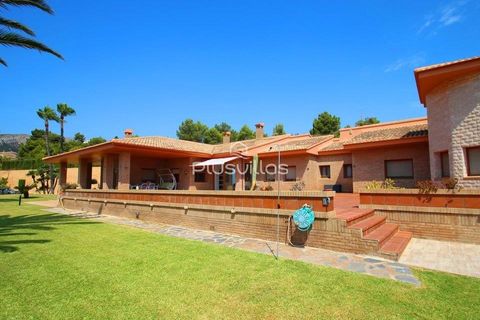 Villa i Calpe, Alicante, Calpe - € 2.200.000 | Ref: C23088* - foto 1