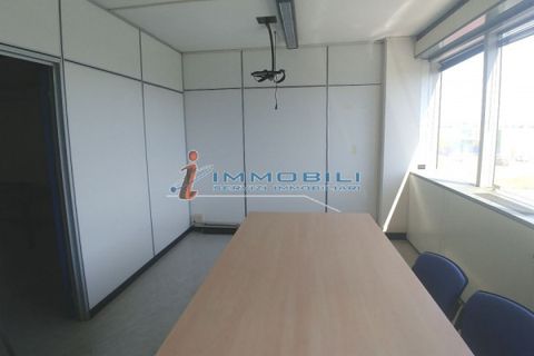 Erhvervsejendom i Vimodrone, Milan, Vimodrone - € 700.000 | Ref: UV591 - foto 8