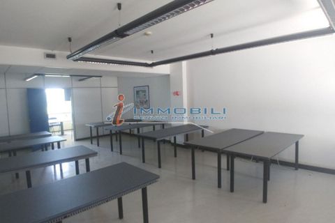 Erhvervsejendom i Vimodrone, Milan, Vimodrone - € 700.000 | Ref: UV591 - foto 9