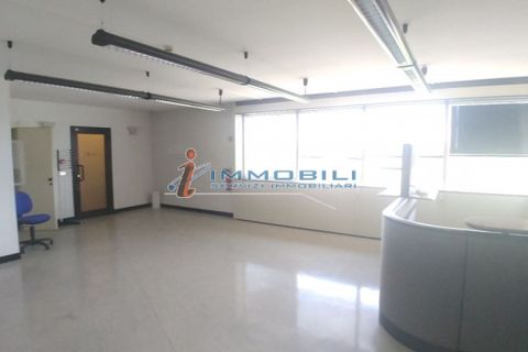 Erhvervsejendom i Vimodrone, Milan, Vimodrone - € 700.000 | Ref: UV591 - foto 14