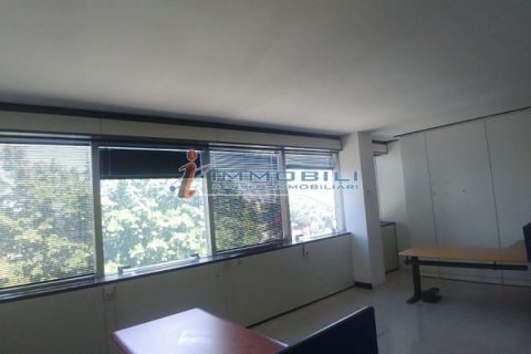 Erhvervsejendom i Vimodrone, Milan, Vimodrone - € 700.000 | Ref: UV591 - foto 17