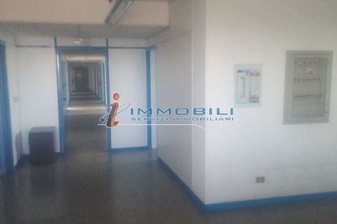 Erhvervsejendom i Vimodrone, Milan, Vimodrone - € 700.000 | Ref: UV591 - foto 19