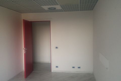 Erhvervsejendom i Segrate, Milan, Segrate - € 10.625 | Ref: UL2269 - foto 4