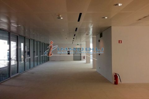 Erhvervsejendom i Segrate, Milan, Segrate - € 29.420 | Ref: ULJW1068 - foto 4