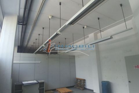 Erhvervsejendom i Vimodrone, Milan, Vimodrone - € 430.000 | Ref: MV165 - foto 3