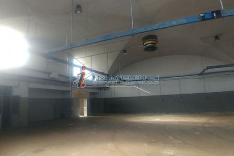 Erhvervsejendom i Desio, Monza and Brianza, Desio - € 1.510.000 | Ref: ZV847 - foto 3