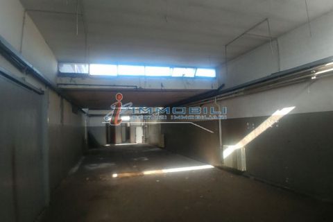 Erhvervsejendom i Desio, Monza and Brianza, Desio - € 1.510.000 | Ref: ZV847 - foto 24