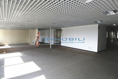 Erhvervsejendom i Segrate, Milan, Segrate - € 19.955 | Ref: ULUI022 - foto 2