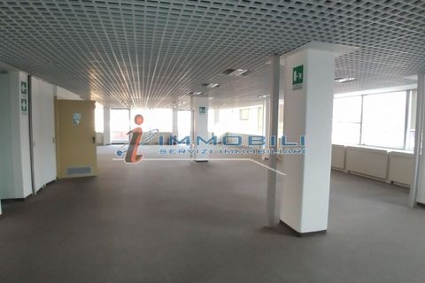 Erhvervsejendom i Segrate, Milan, Segrate - € 19.955 | Ref: ULUI022 - foto 4