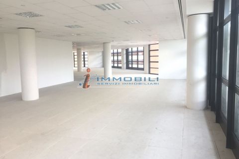 Erhvervsejendom i Vimodrone, Milan, Vimodrone - € 33.833 | Ref: ULMG2711 - foto 17